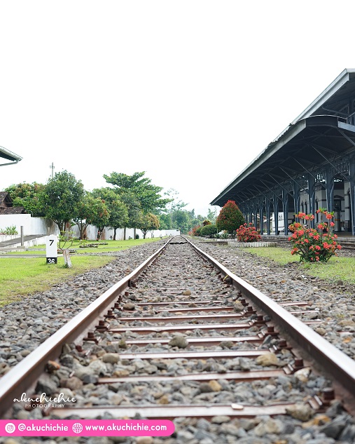 rel kereta api stasiun ambarawa