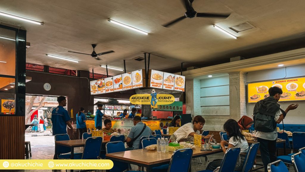 dalam restoran mang Dadeng