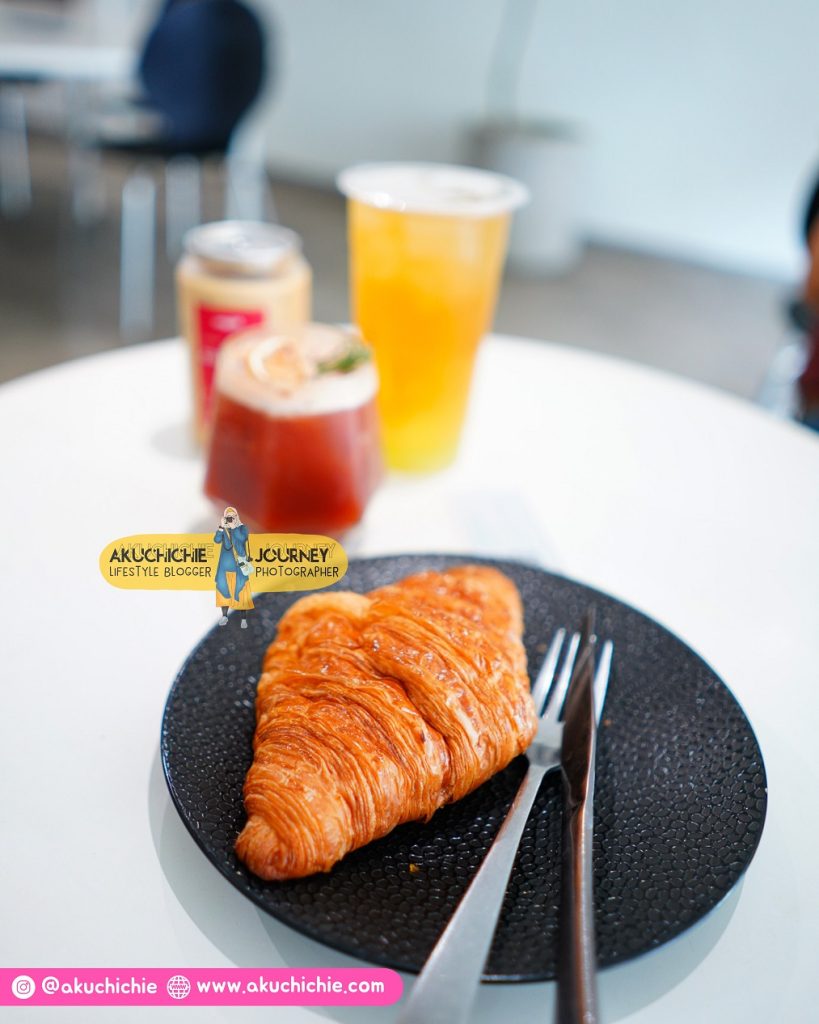 croissant di umbira coffee