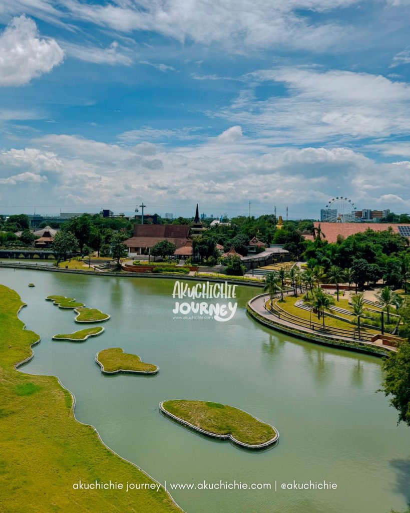 pemandangan dari dalam kereta gantung taman mini indonesia indah